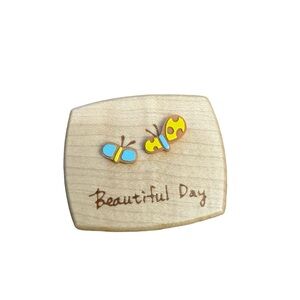 Beautiful Day miniature music box. Wood. NWT.